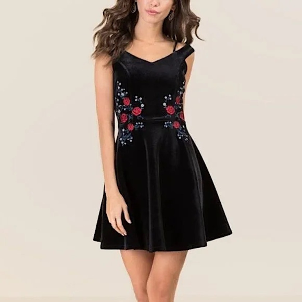 Francesca’s Black Velvet Holiday Dress